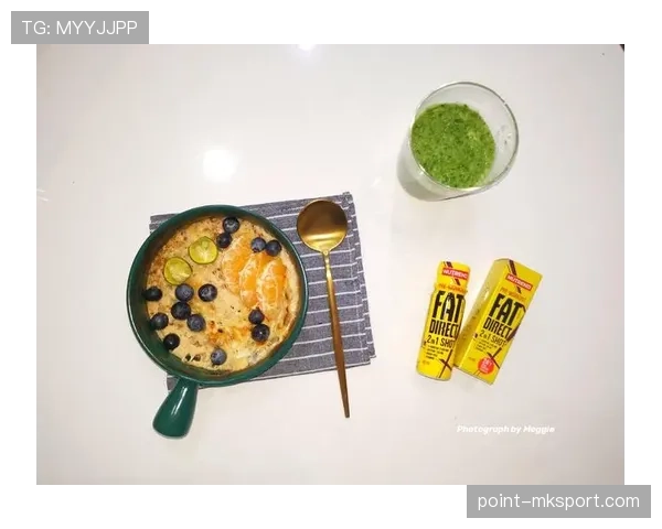 杨威家的冰箱里居然塞满了蛋白粉,连饮料都喝零卡的 杨威家的冰箱里居然塞满了蛋白粉,连饮料都喝零卡的